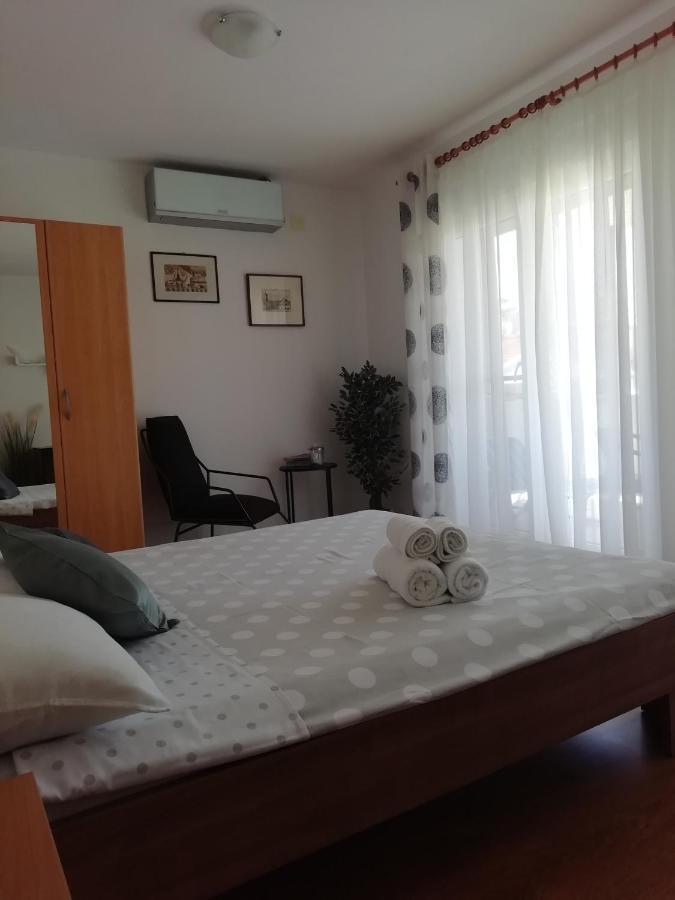 Apartments 4 Me Trogir Exteriör bild