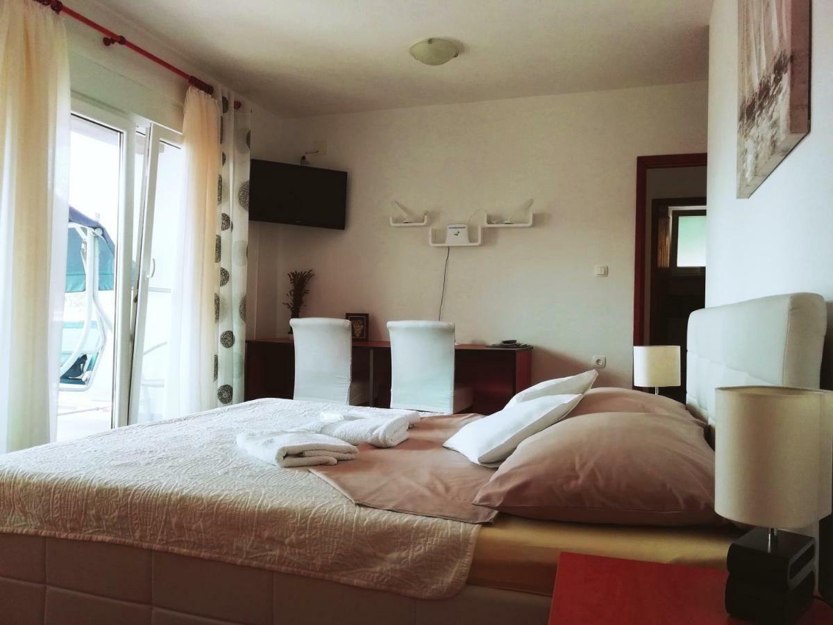 Apartments 4 Me Trogir Exteriör bild